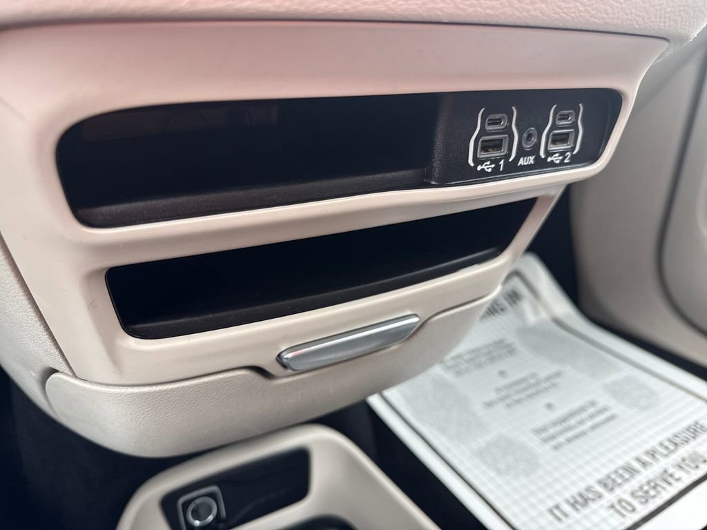Used 2022 Chrysler Voyager LX FWD image 32
