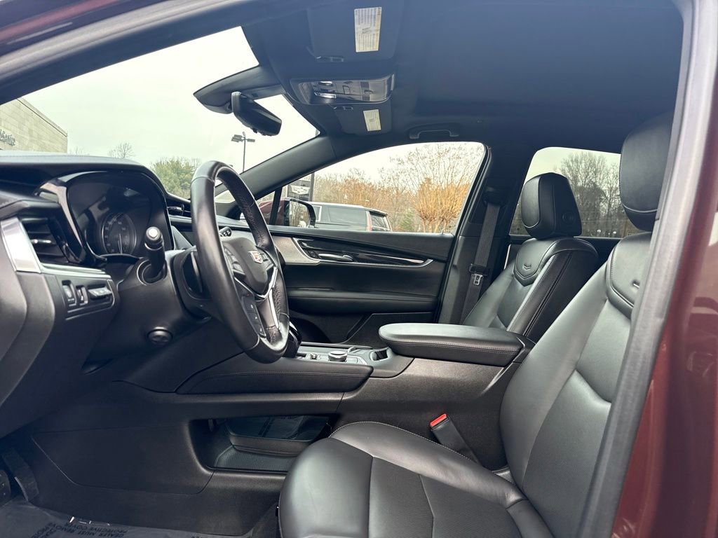 Certified 2022 Cadillac XT5 Premium Luxury w/ Technology Package image 3