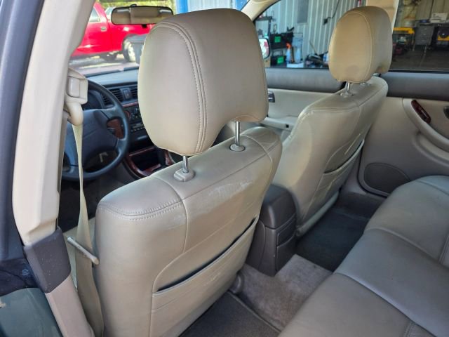 Used 2004 Subaru Outback image 18