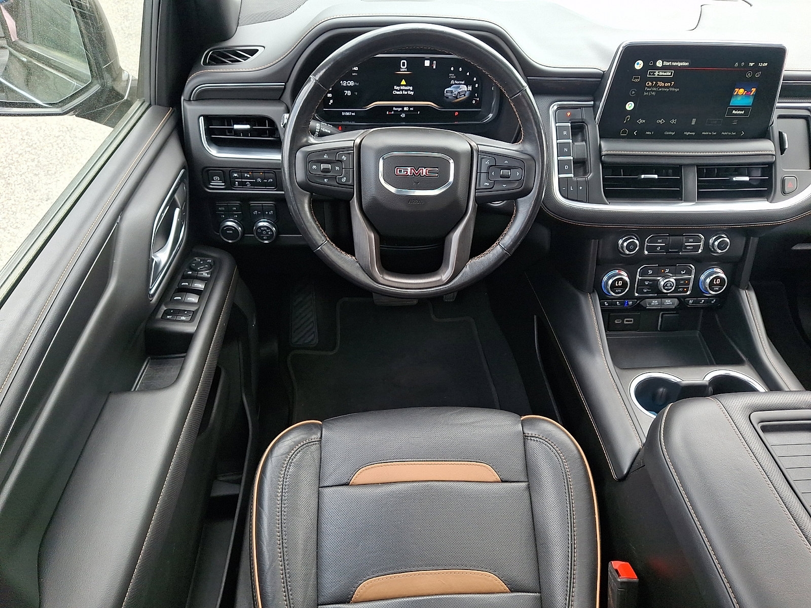 Used 2022 GMC Yukon XL AT4 image 12