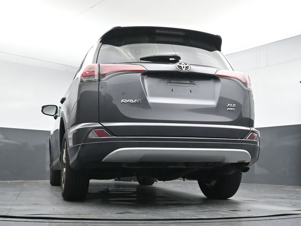 Used 2017 Toyota RAV4 XLE AWD/4WD image 22