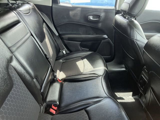 Used 2020 Jeep Compass Latitude w/ Cold Weather Group AWD/4WD image 10