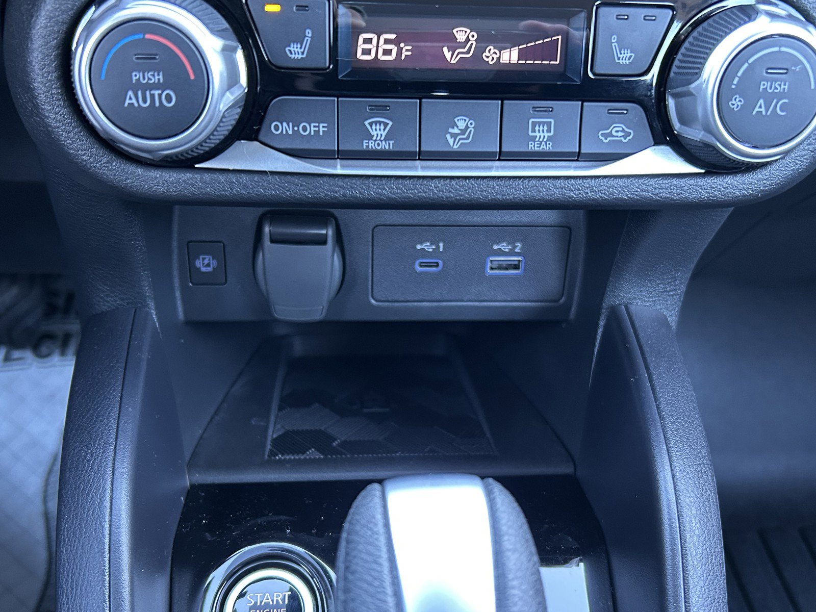 Used 2023 Nissan Versa SR w/ Trunk Package image 29