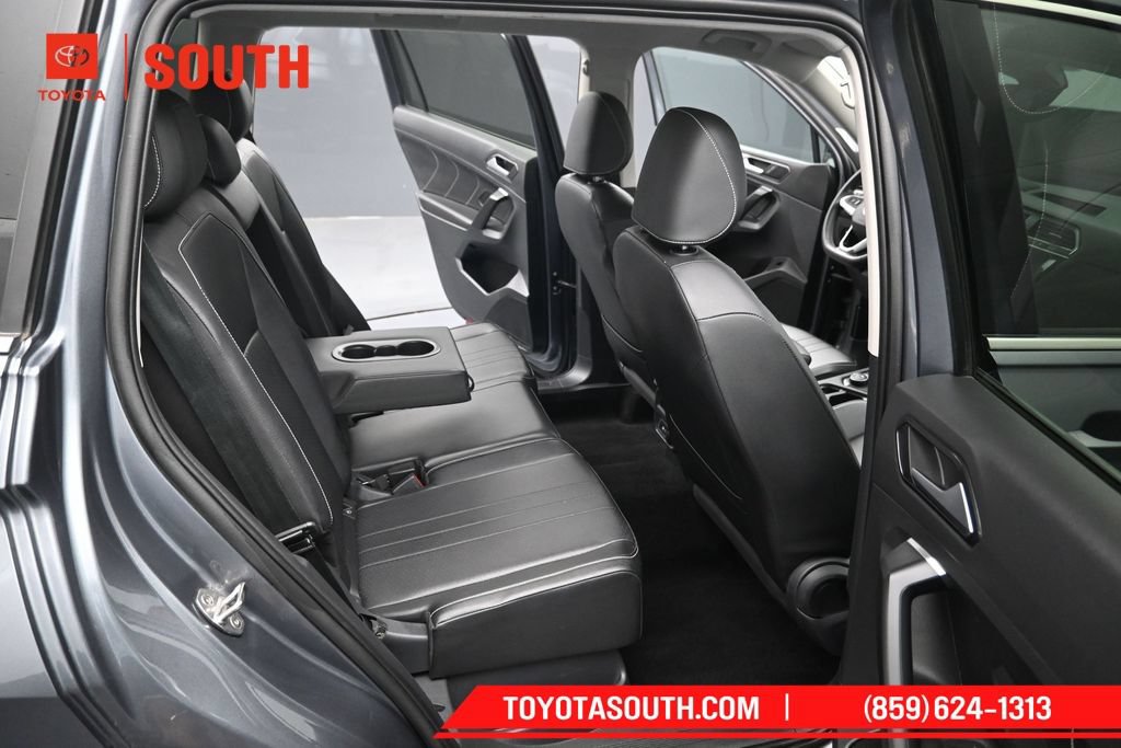 Used 2024 Volkswagen Tiguan SE AWD/4WD image 34