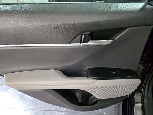 Used 2018 Toyota Camry SE image 18