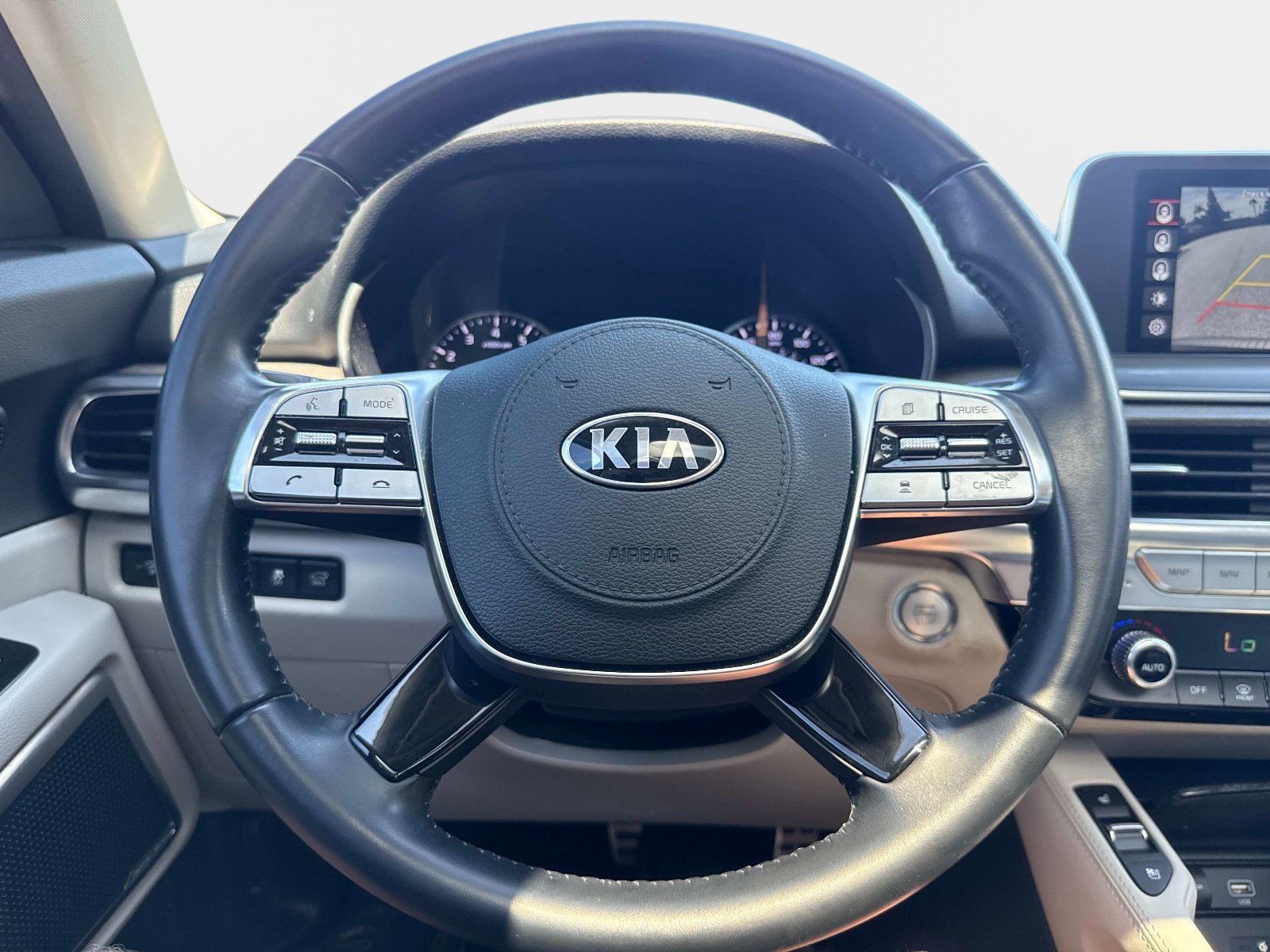 Used 2020 Kia Telluride SX w/ Towing Package FWD image 28