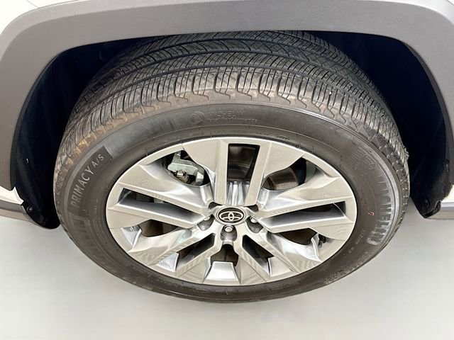 Used 2023 Toyota RAV4 XLE Premium image 31