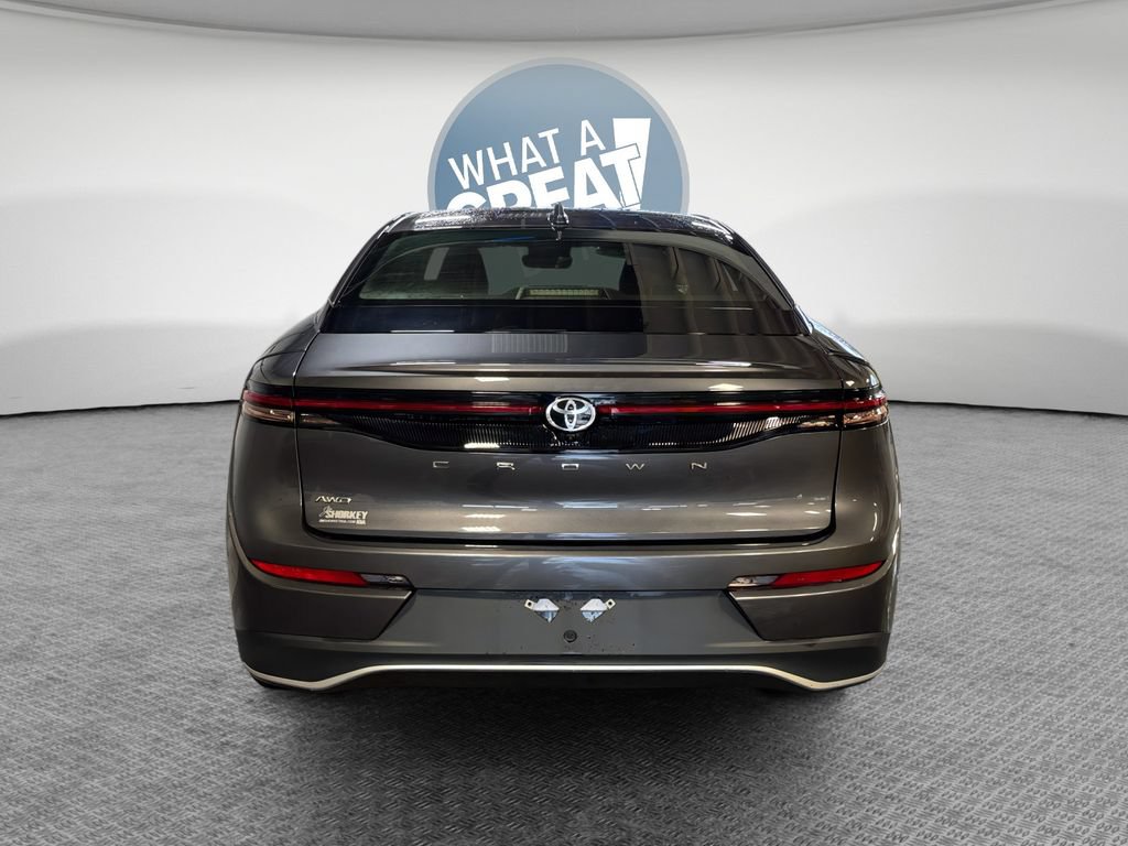 Used 2023 Toyota Crown AWD/4WD image 5