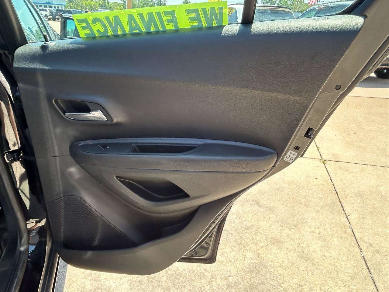 Used 2020 Chevrolet Trax LS AWD/4WD image 15