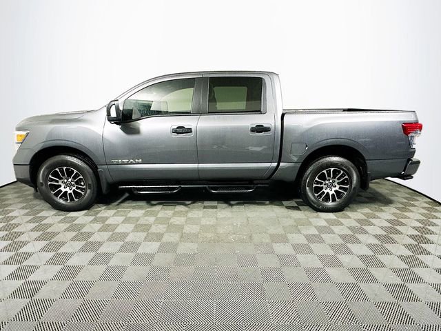Used 2024 Nissan Titan SV w/ SV Convenience Package image 5
