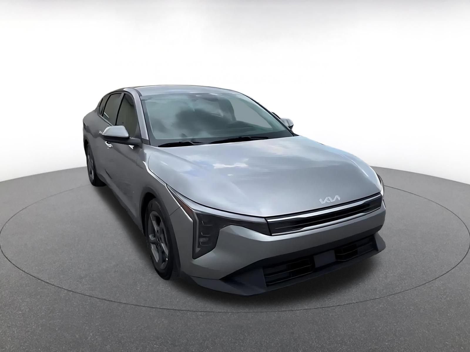 Used 2025 Kia K4 FWD image 3