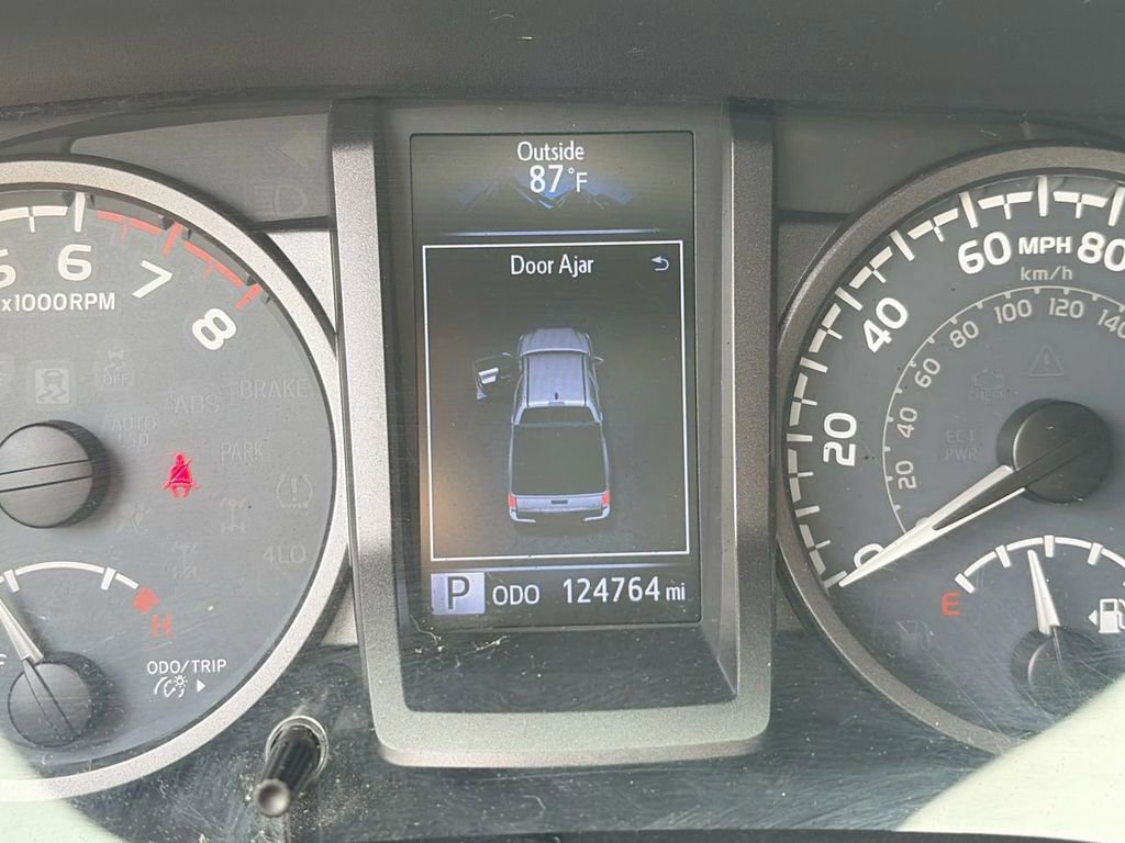 Used 2016 Toyota Tacoma TRD Sport w/ Towing Package RWD image 25