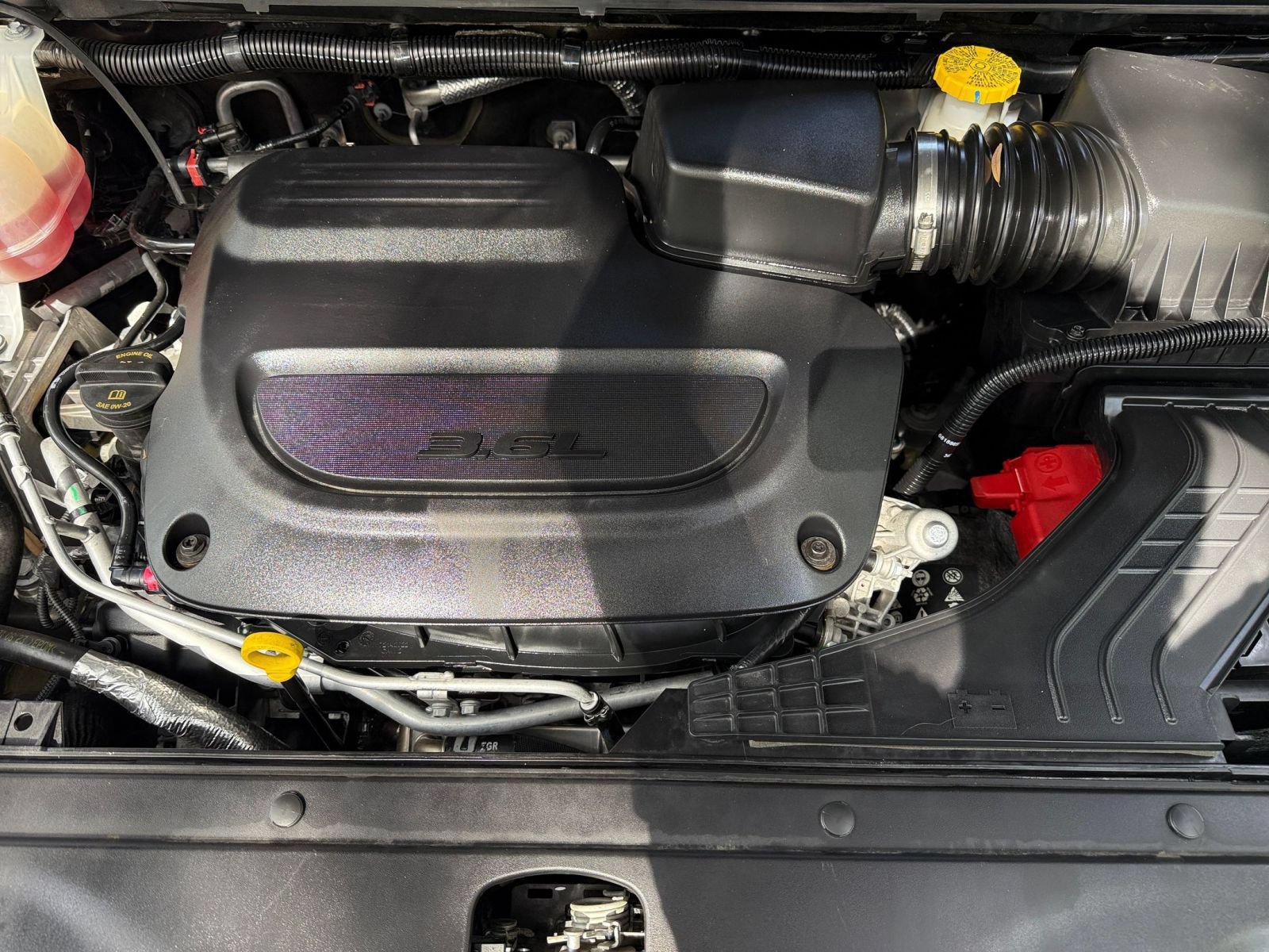 Used 2025 Chrysler Pacifica Limited FWD image 33