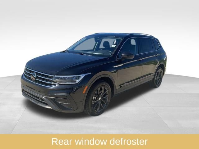 Used 2024 Volkswagen Tiguan SE image 3
