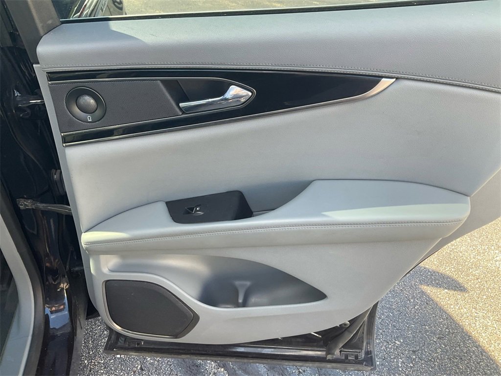 Used 2022 Lincoln Nautilus Reserve w/ Equipment Group 201A image 31