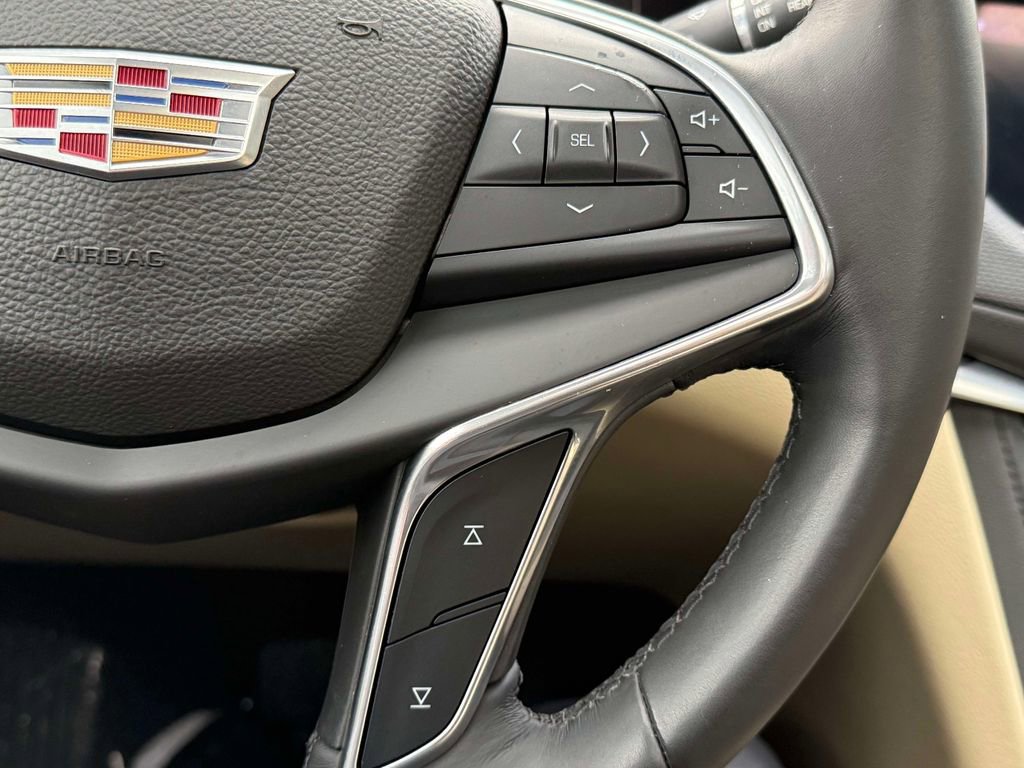 Used 2017 Cadillac XT5 Luxury w/ Driver Awareness Package image 31