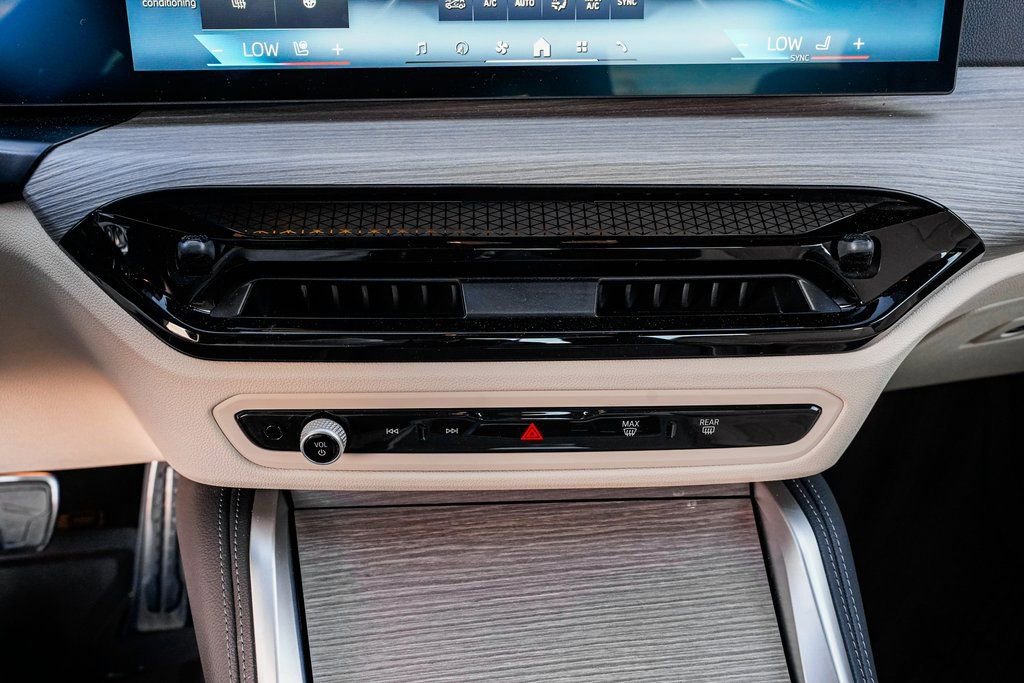 Used 2025 BMW 430i xDrive Coupe w/ M Sport Package image 13