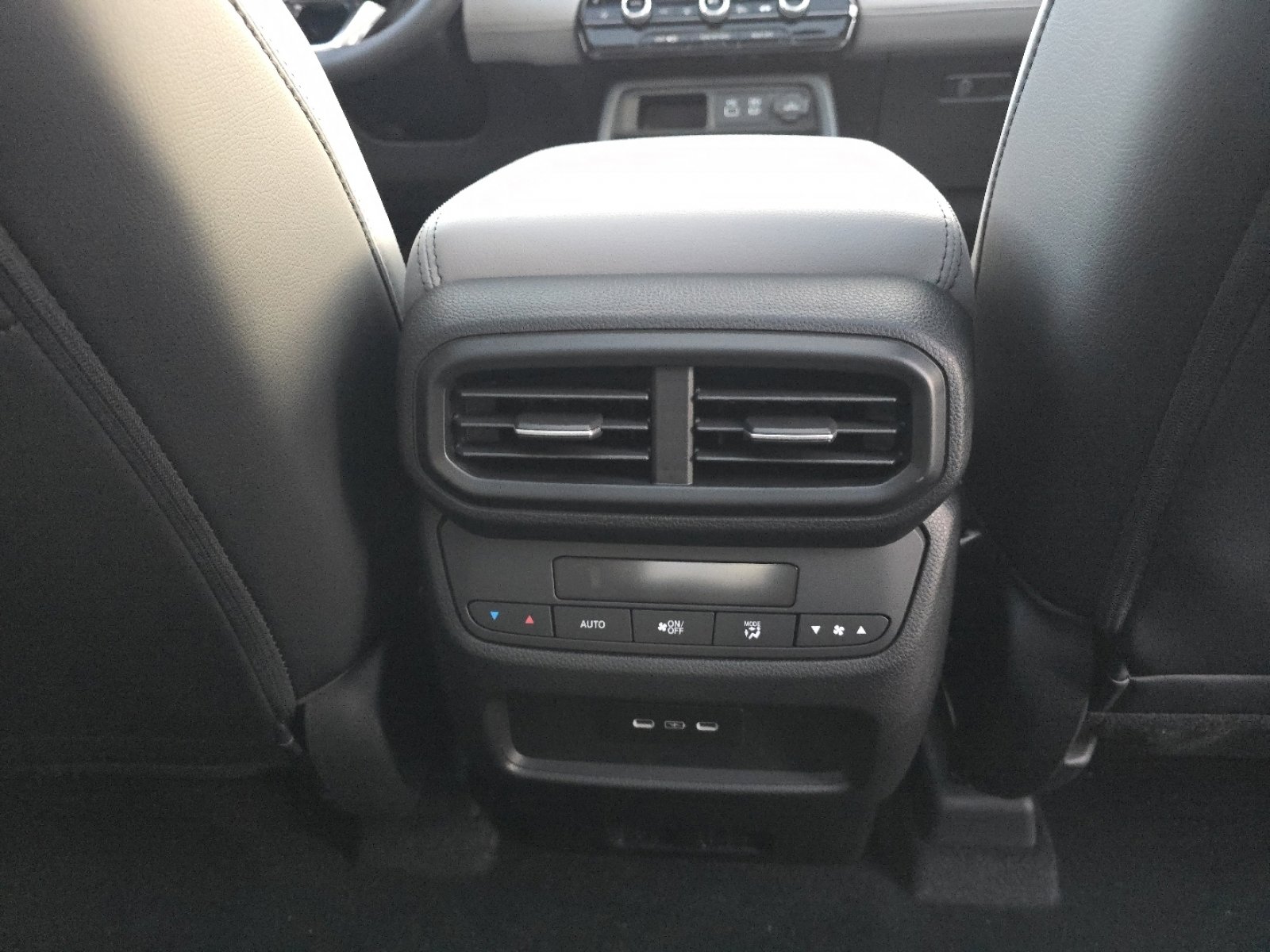 New 2025 Honda Pilot Touring image 29