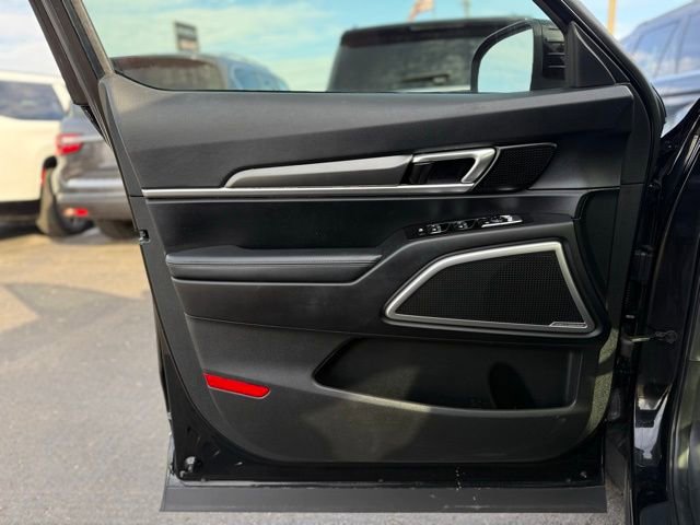 Used 2022 Kia Telluride LX image 11