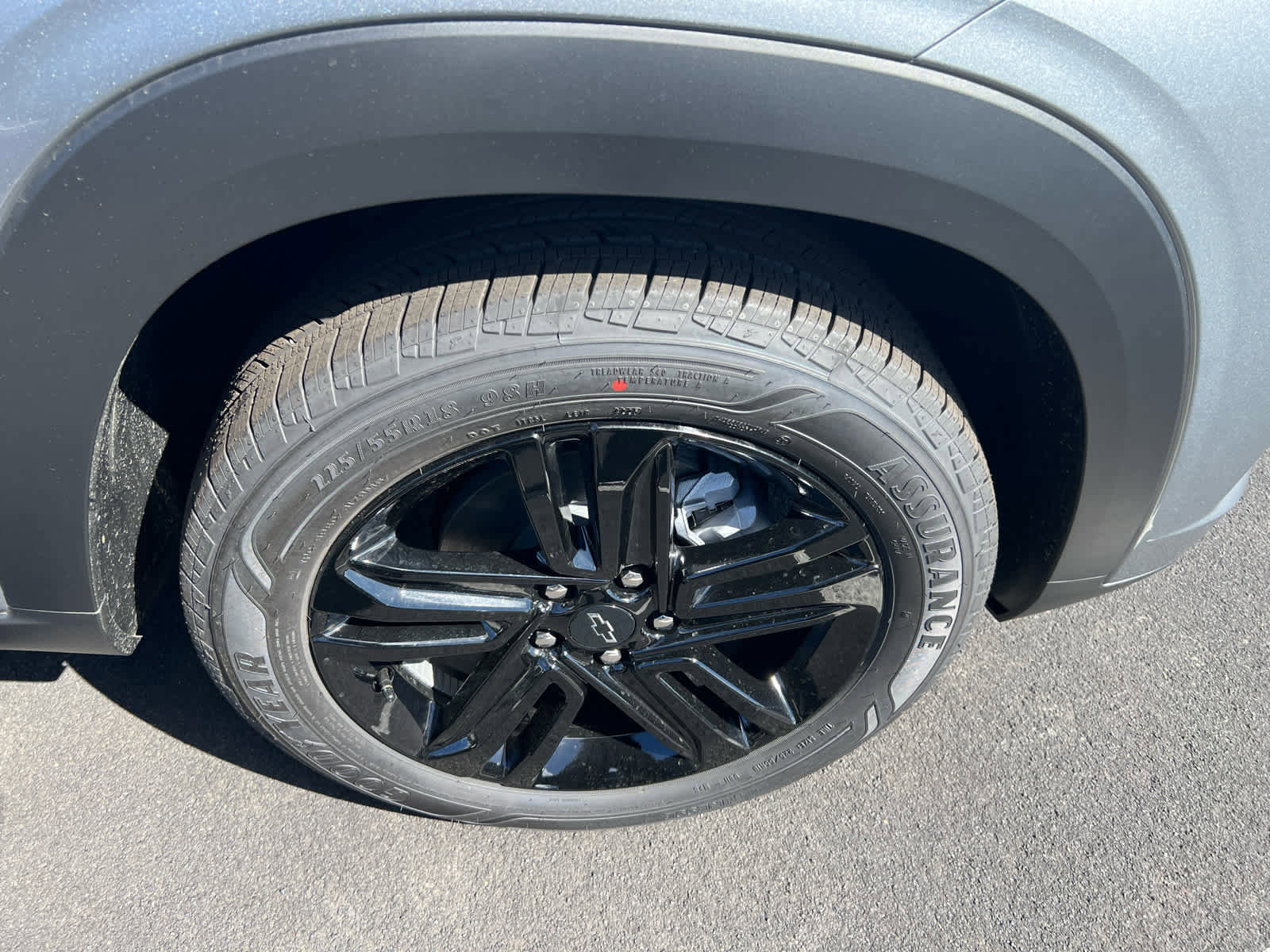 New 2026 Chevrolet Trax ACTIV w/ Sunroof Package FWD image 4