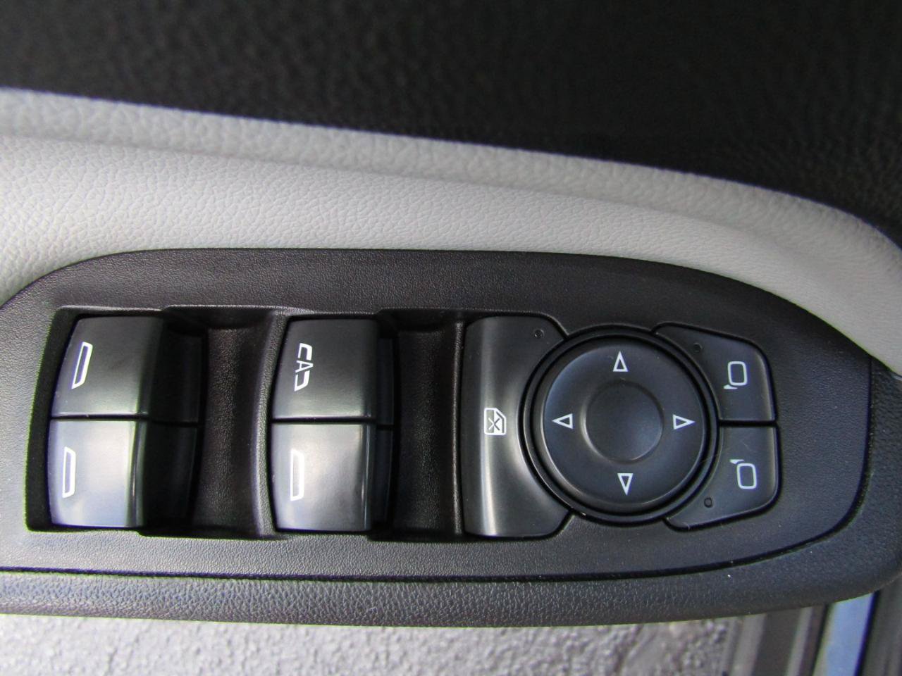 Used 2020 Chevrolet Equinox LS w/ LS Convenience Package FWD image 11