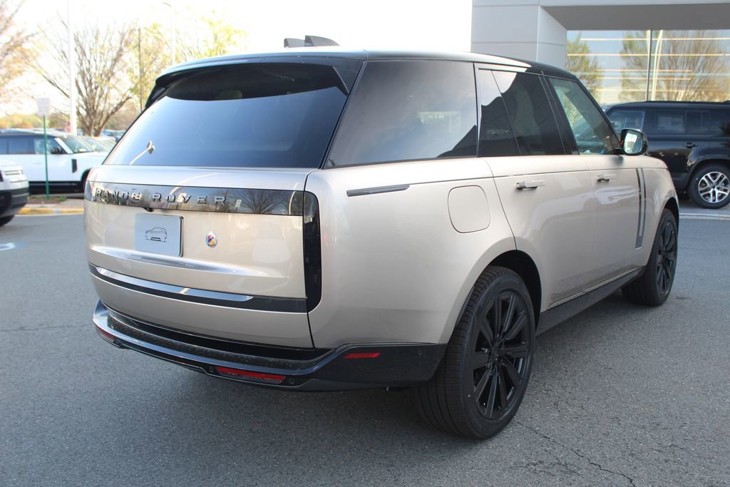 New 2026 Land Rover Range Rover SE image 2