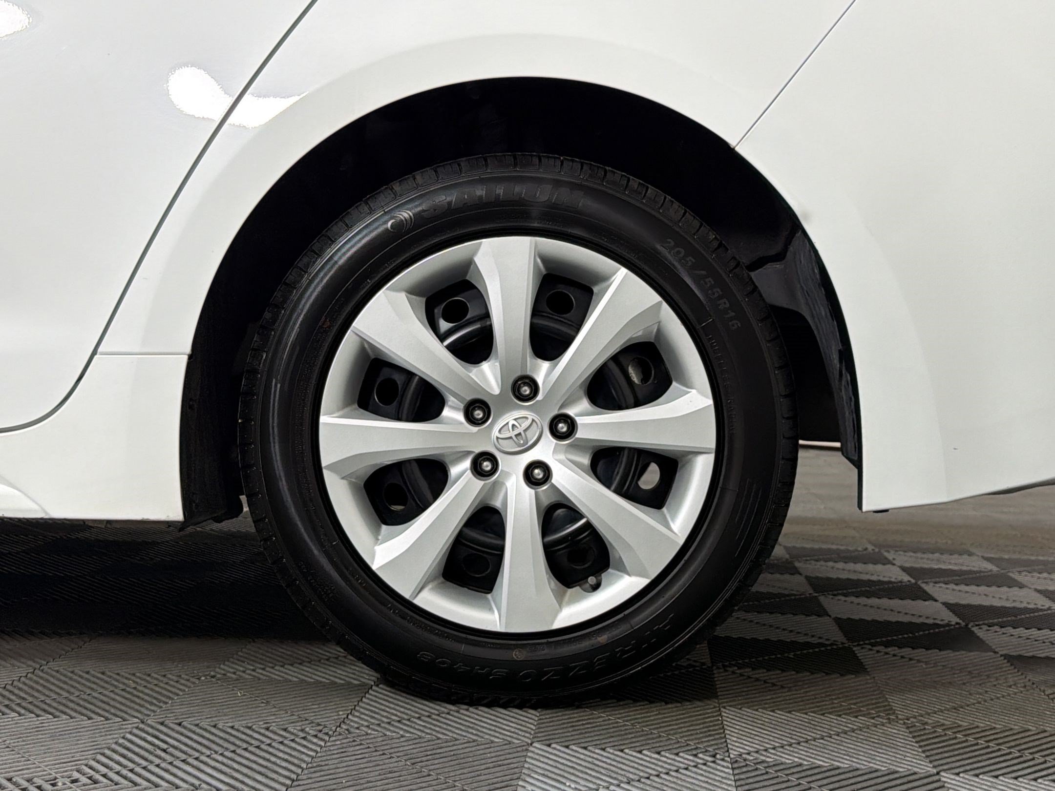 Used 2024 Toyota Corolla LE FWD image 11
