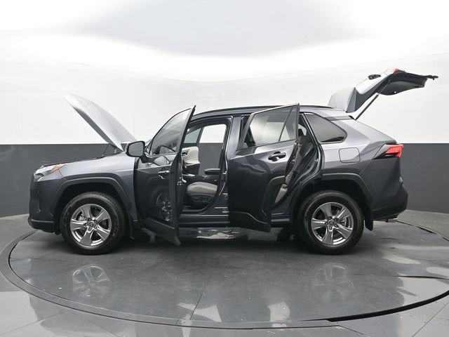 Used 2025 Toyota RAV4 XLE image 34