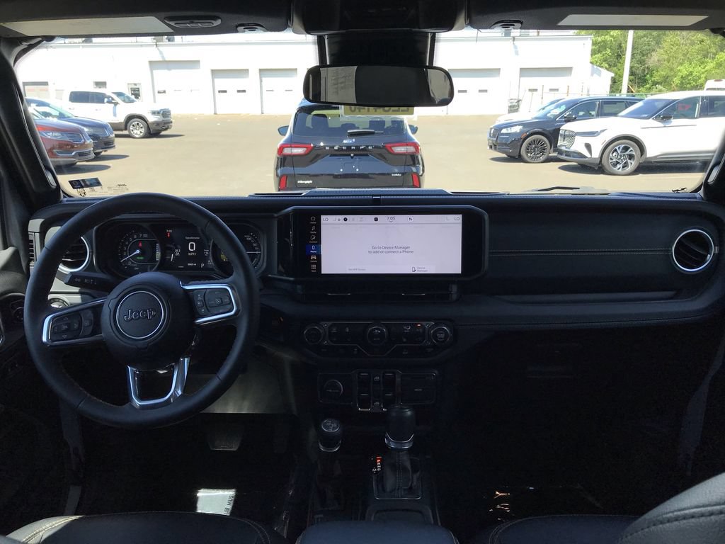 Used 2024 Jeep Wrangler Unlimited Sahara AWD/4WD image 20