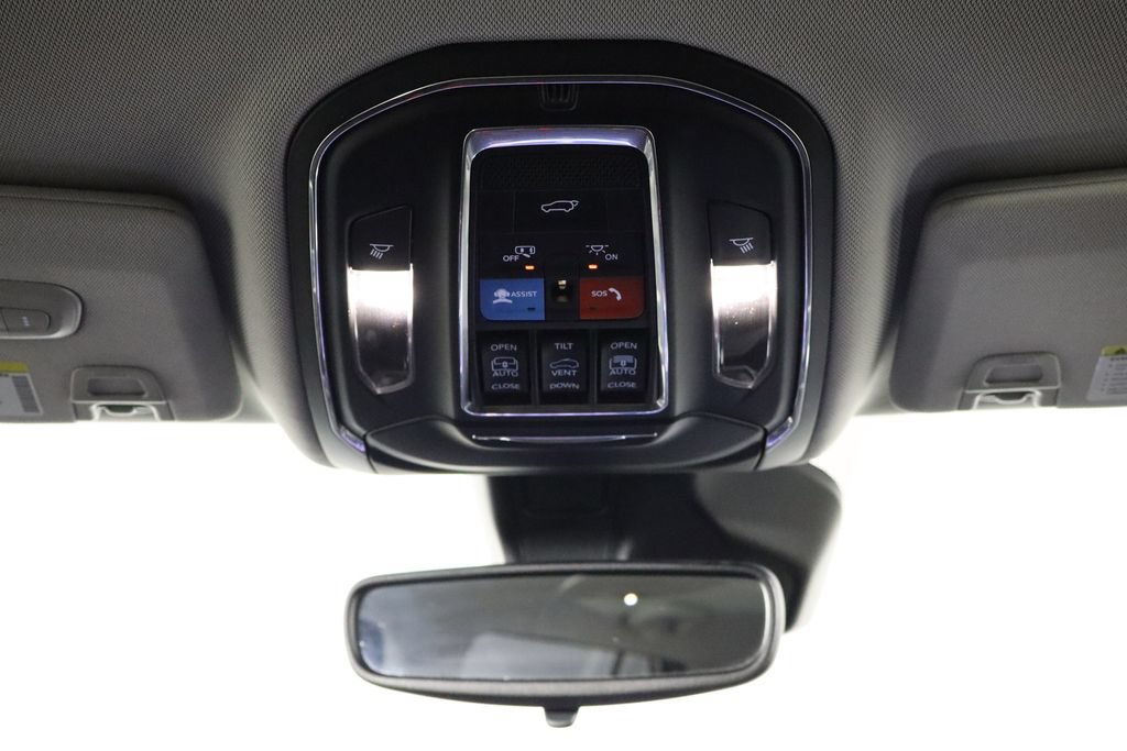 Used 2023 Jeep Grand Cherokee 4WD 4xe image 27