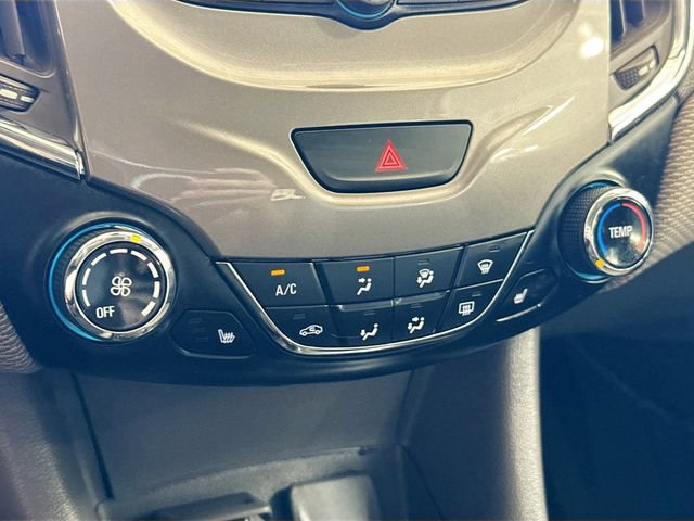 Used 2018 Chevrolet Cruze LT w/ Convenience Package FWD image 15