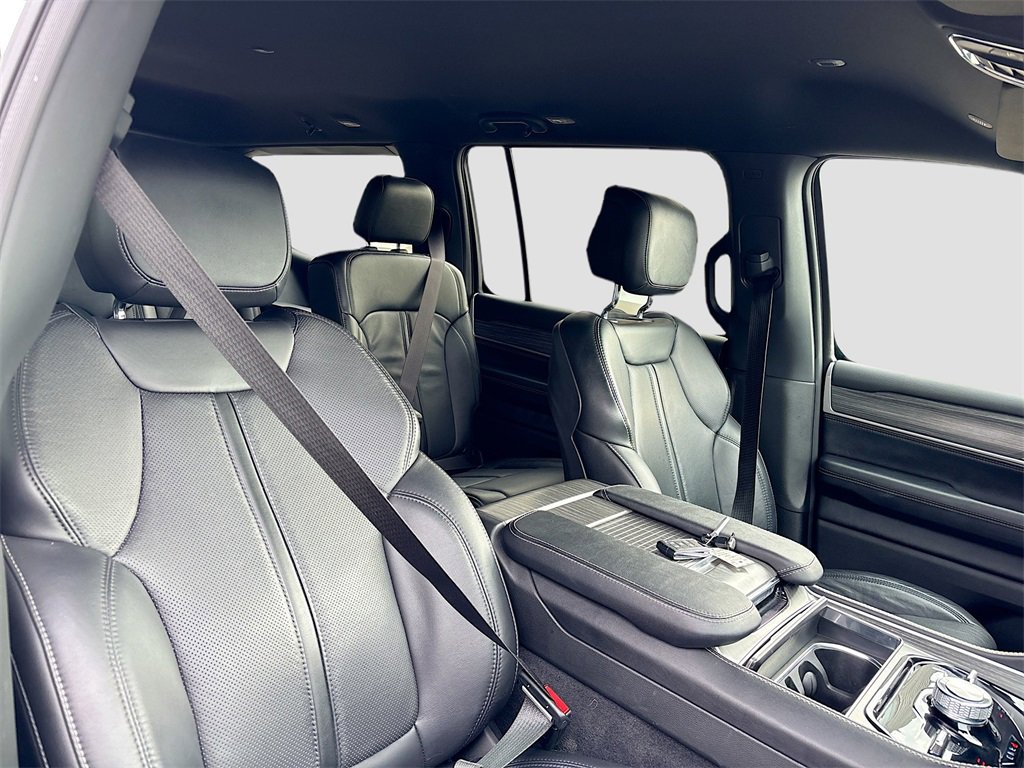 Used 2024 Jeep Wagoneer Series III image 30