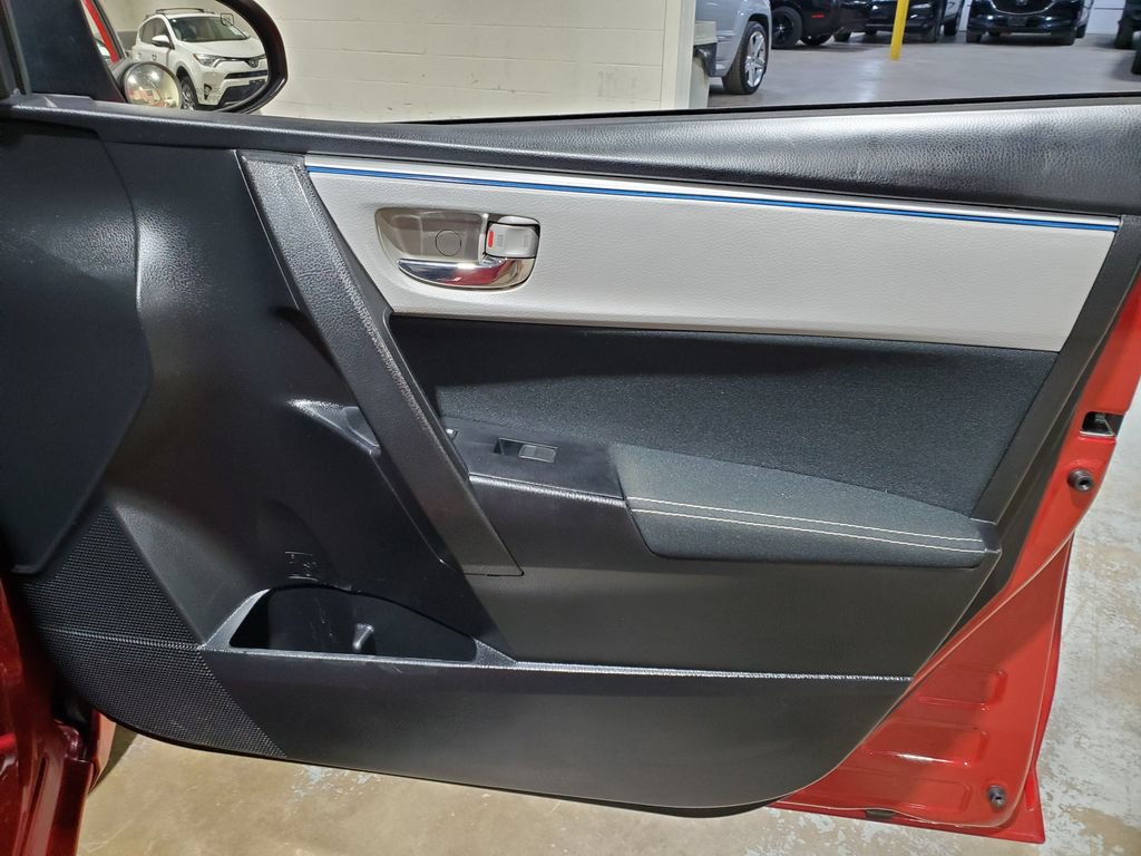 Used 2016 Toyota Corolla LE FWD image 15