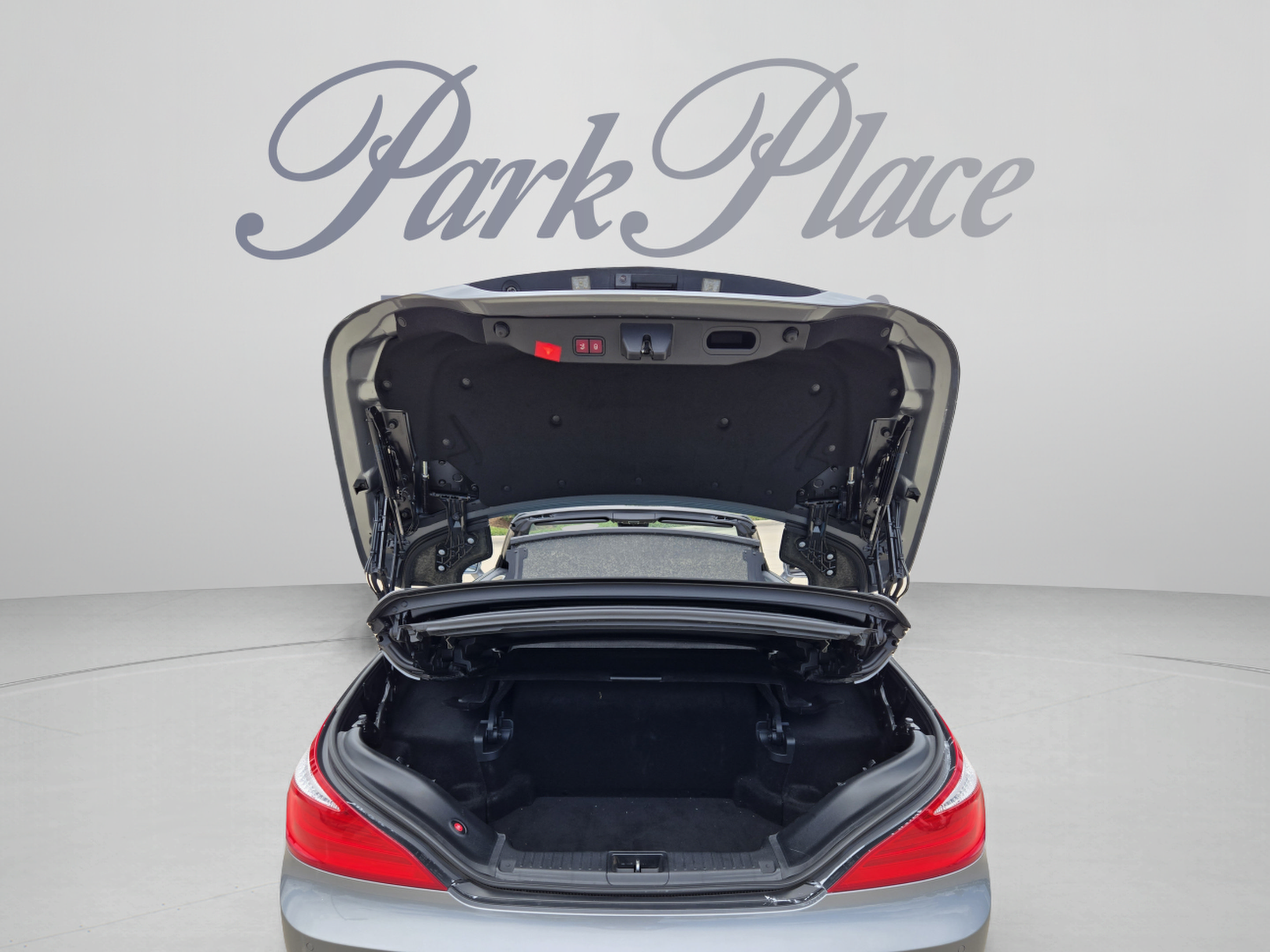 Used 2014 Mercedes-Benz SL 550 image 28