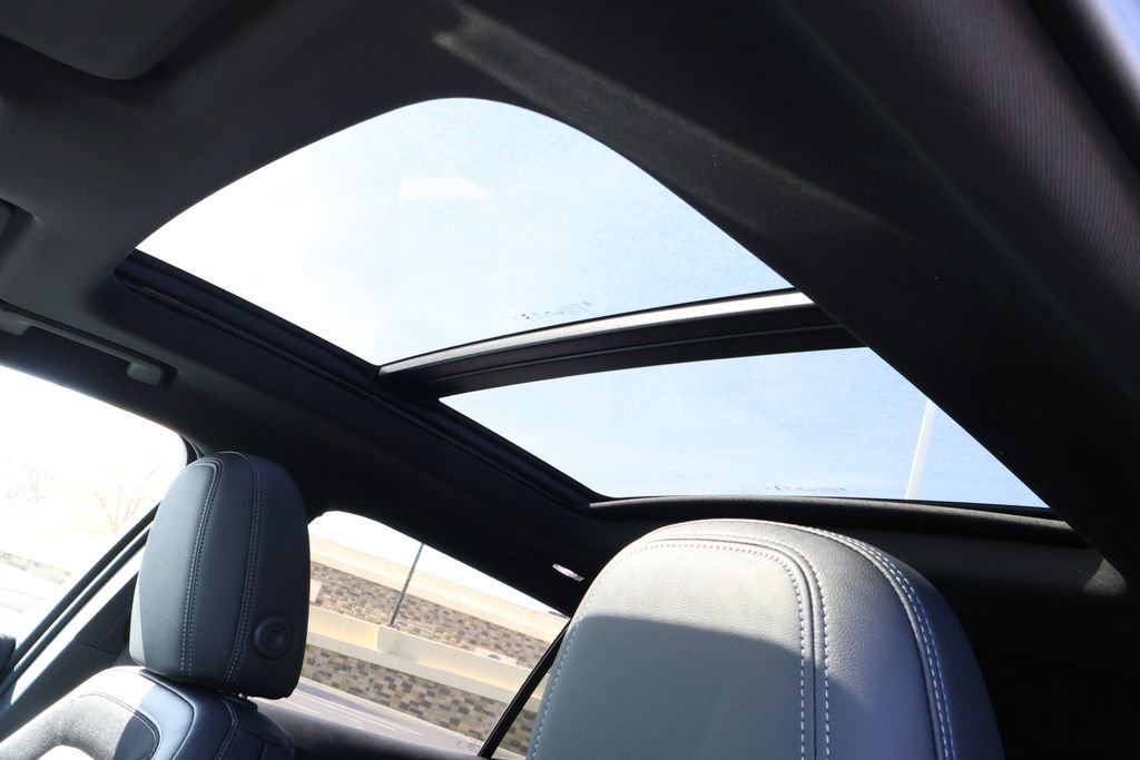 New 2026 Chevrolet Equinox EV LT image 16