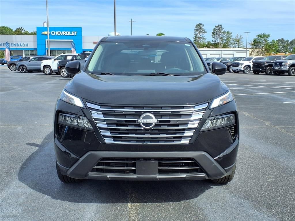 Used 2024 Nissan Rogue SV FWD image 2