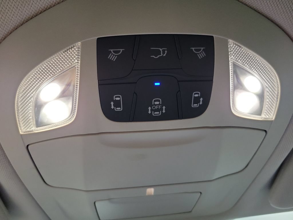 Certified 2023 Chrysler Pacifica Touring-L FWD image 41