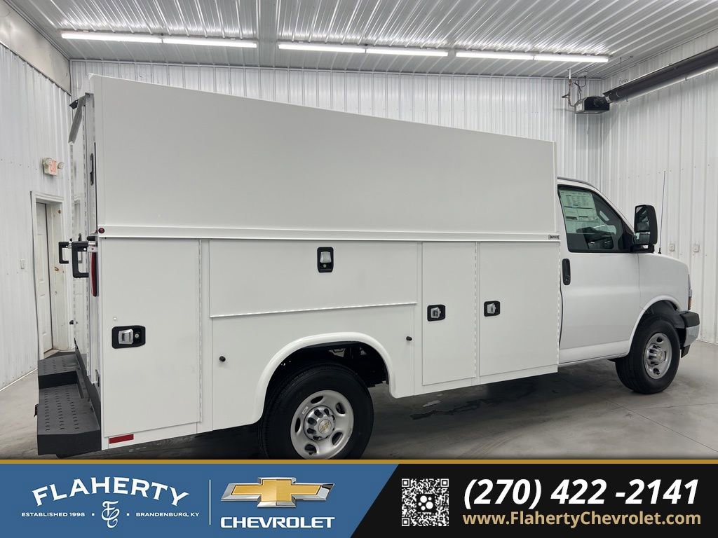 New 2025 Chevrolet Express 3500 w/ Power Convenience Package video 2