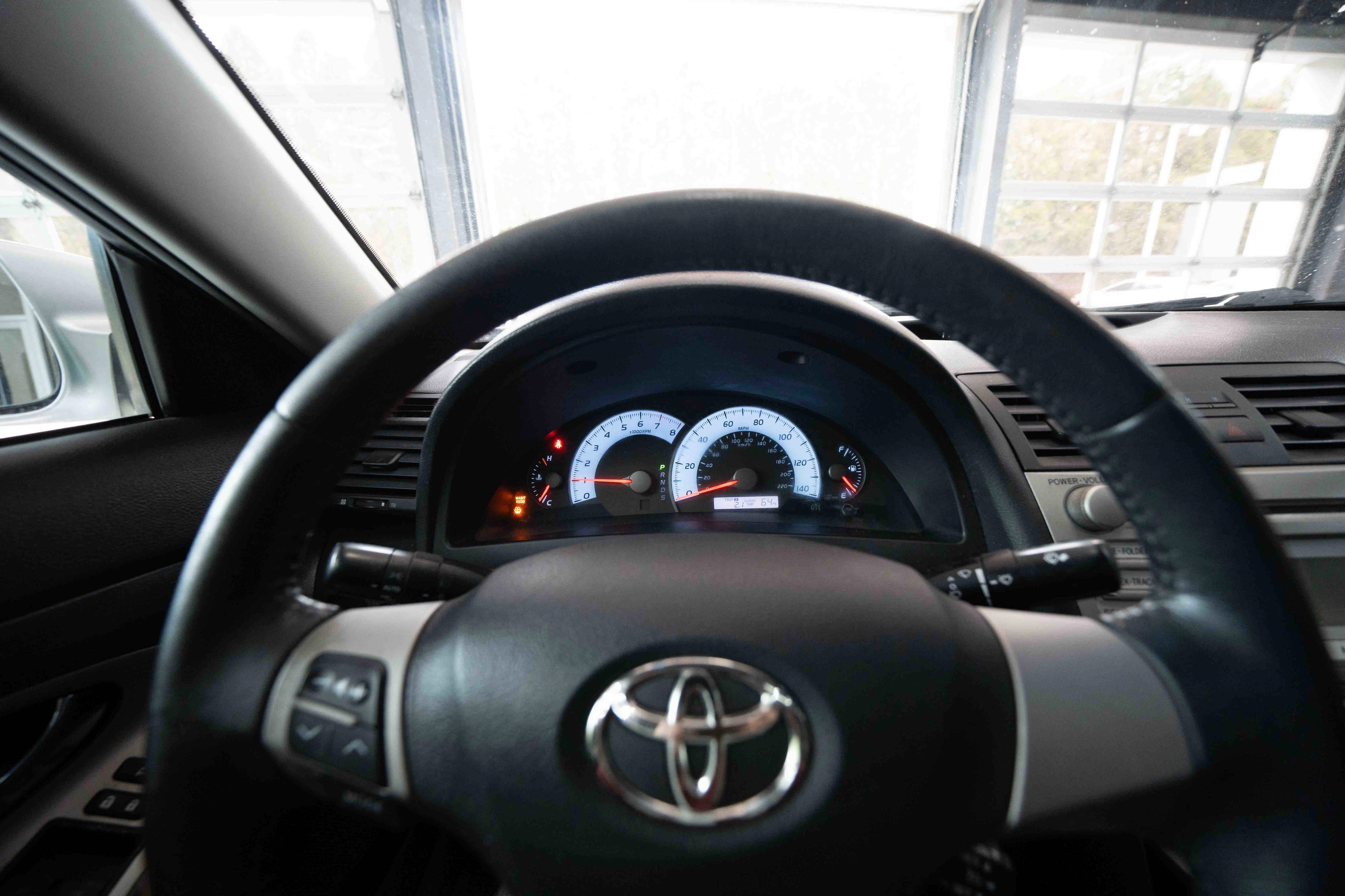 Used 2011 Toyota Camry SE w/ SE Extra-Value Pkg #1 image 15