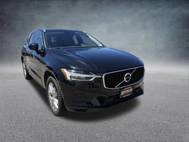 Used 2018 Volvo XC60 T5 Momentum w/ Vision Package AWD/4WD image 5