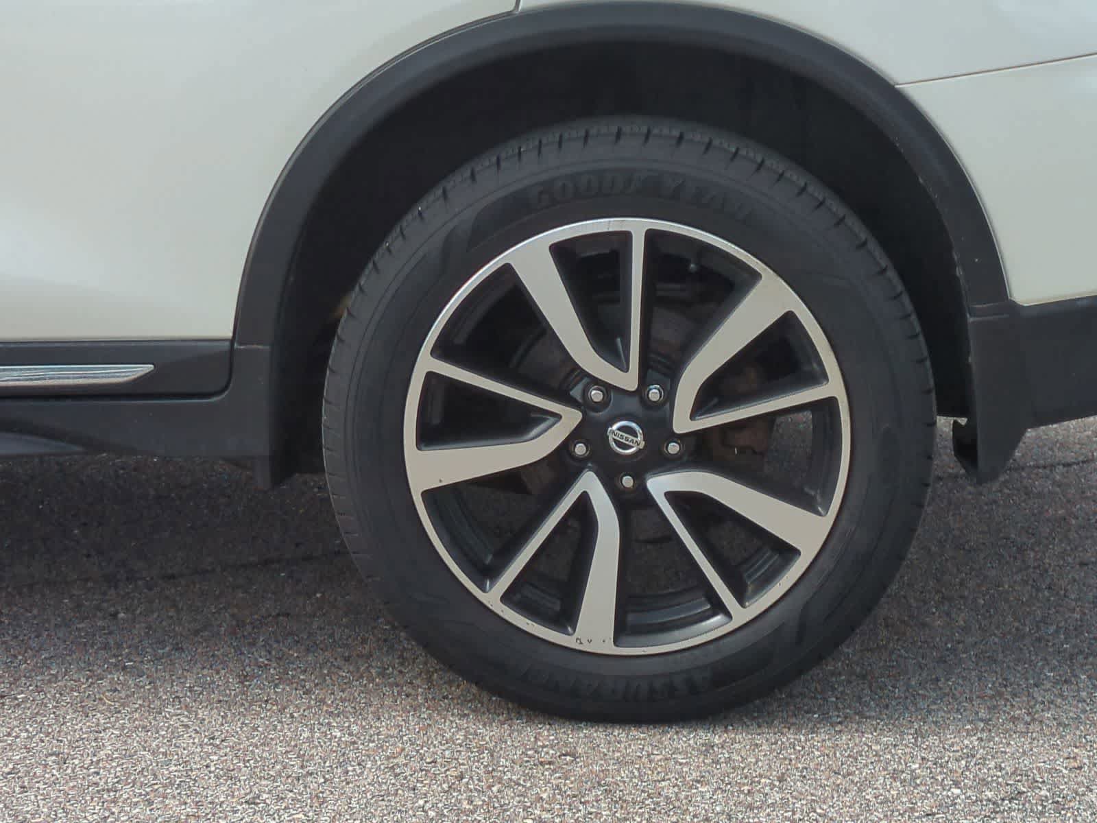 Used 2019 Nissan Rogue S AWD/4WD image 14