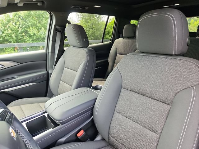 New 2026 Chevrolet Traverse LT w/ Sun and Wheel Package FWD image 13