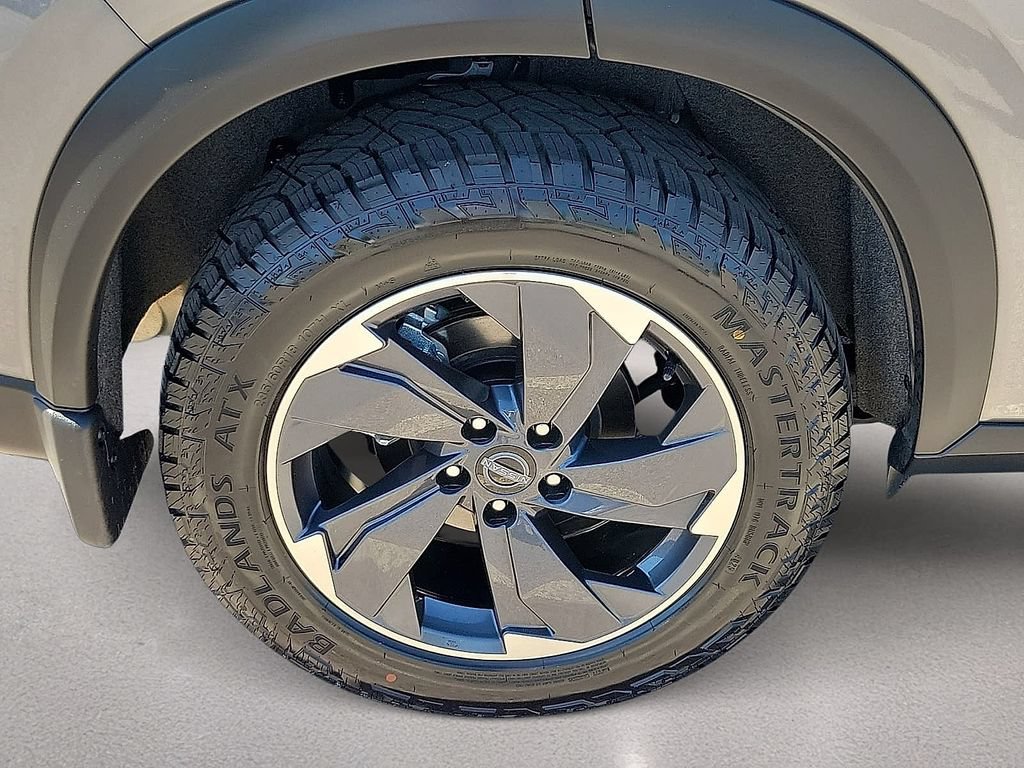 Used 2025 Nissan Rogue SV w/ SV Premium Package AWD/4WD image 7