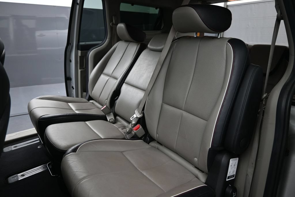Used 2021 Kia Sedona EX FWD image 17