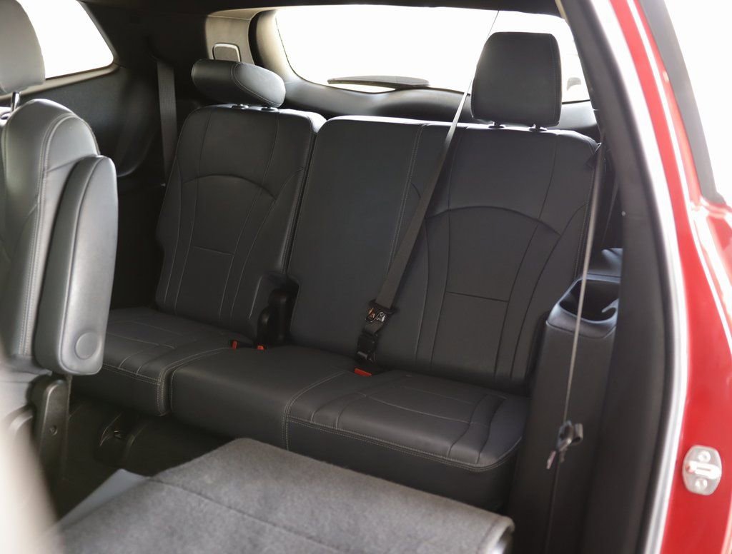 Used 2022 Buick Enclave Essence w/ Sport Touring Edition image 29