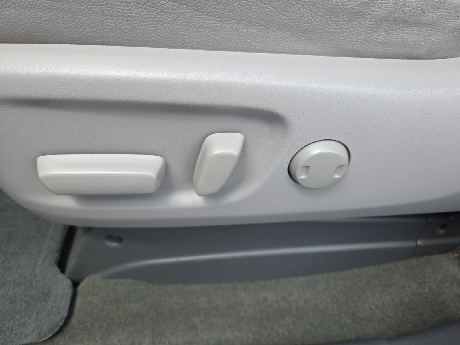 Used 2017 Toyota Sienna XLE FWD image 16