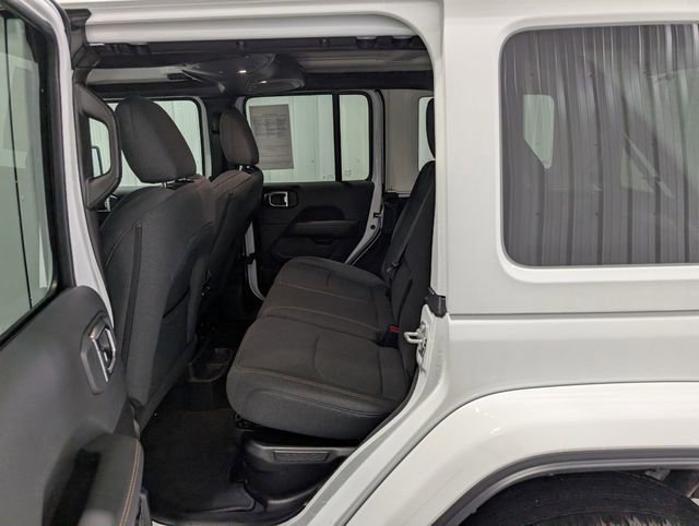 Used 2025 Jeep Wrangler Unlimited Sahara AWD/4WD image 9