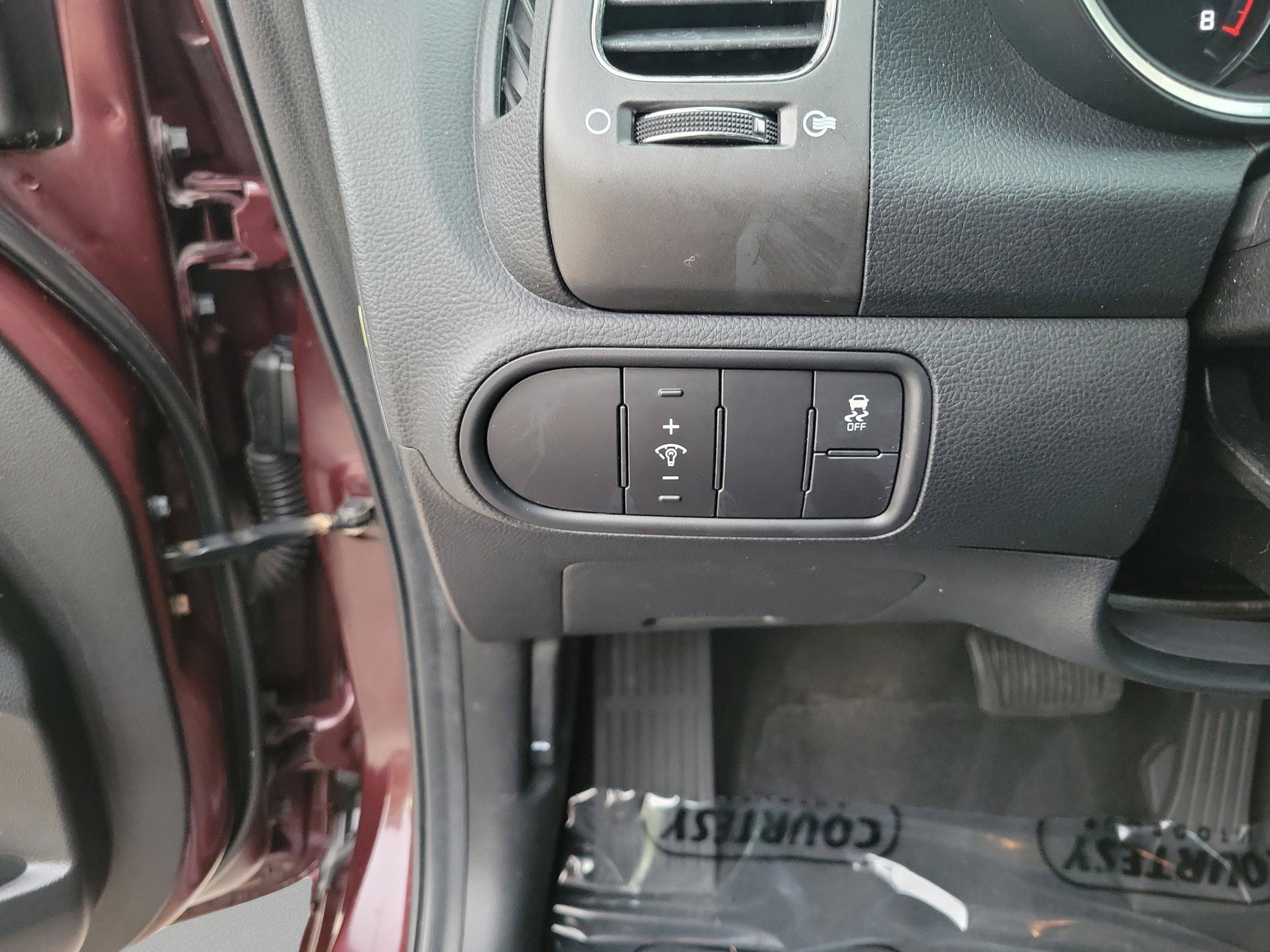 Used 2018 Kia Forte LX FWD image 26