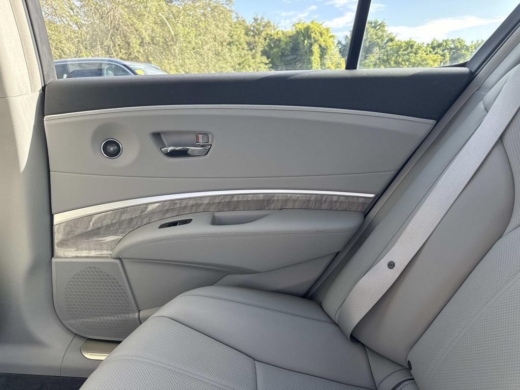 Used 2018 Acura RLX w/ Technology Package FWD image 15