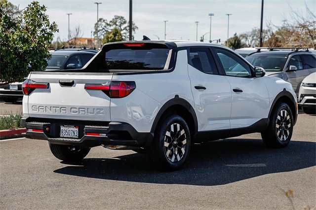 Certified 2025 Hyundai Santa Cruz SE image 5